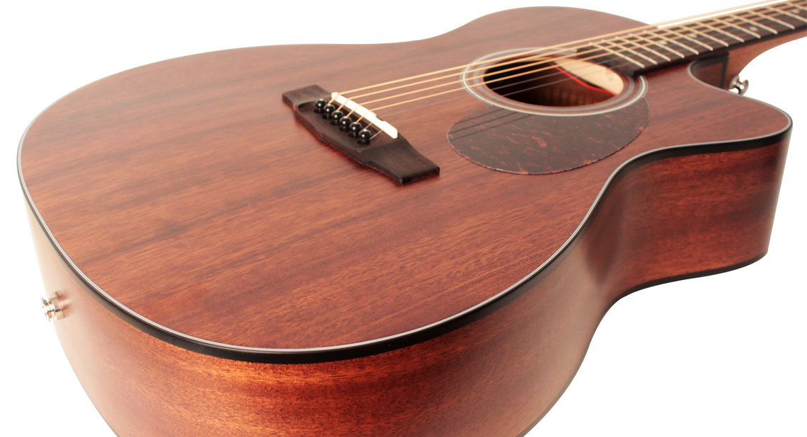 Open acoustic with electro cort case, core-oc om mahogany Takamine