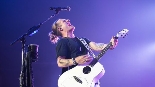 Tyler Hubbard of Florida Georgia Line with his Peavey Composite Acoustics Guitar (Photo credit: Justin Mrusek)