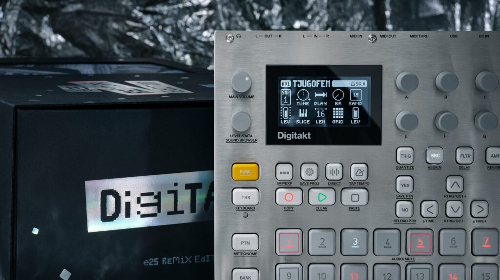  Digitakt - Eight voice digital drum computer & sampler